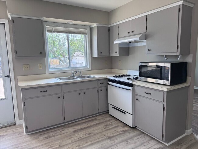 Foto del edificio - 1353 Lakeview Ave