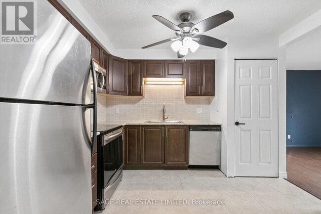Building Photo - 327 Northlake Dr
