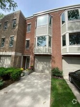 Building Photo - 2304 N Lakewood Ave