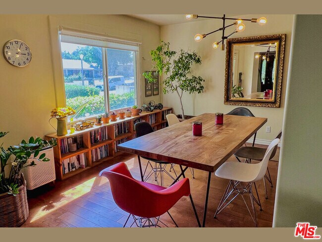 Foto del edificio - 2543 Woodlyn Rd