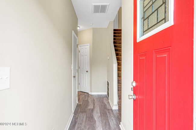 Building Photo - 310 Cedar Island Trail