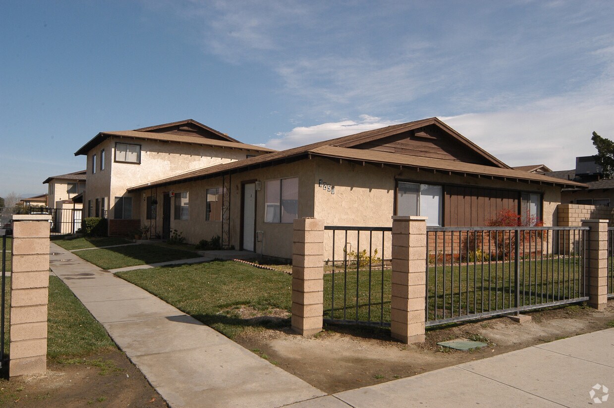 Primary Photo - Windsor Park Apartments
