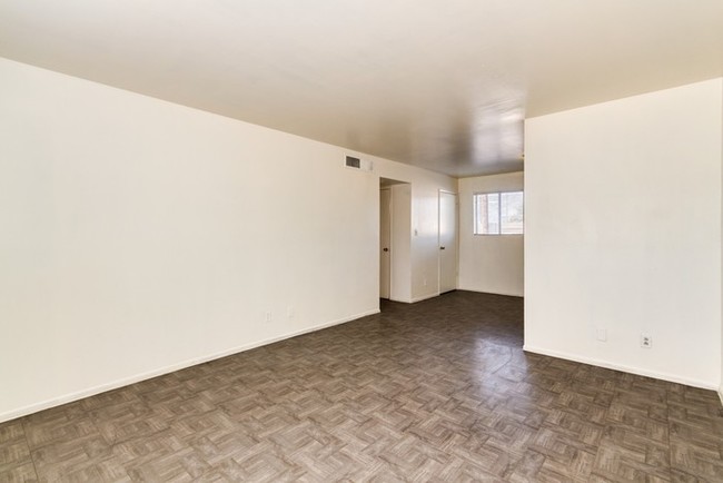 Foto del edificio - 1 Bed Apartment at 19th Ave/Indian School