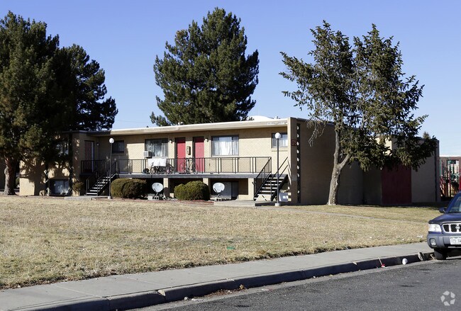 Building Photo - Elmwood Park Apartments