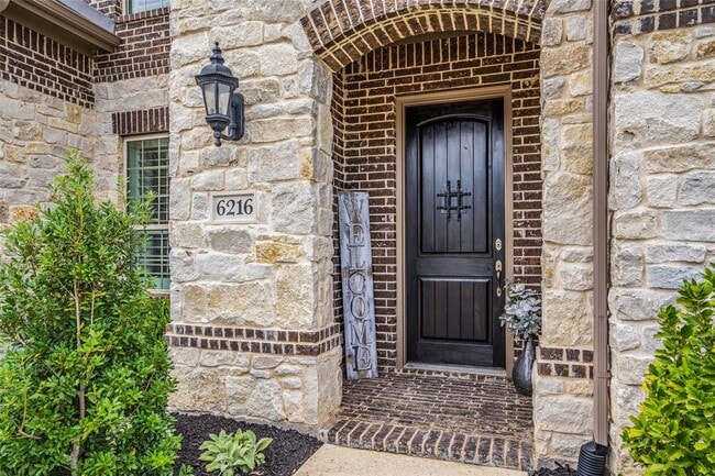 Building Photo - 6216 Savannah Oak Trail