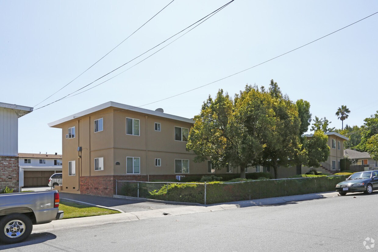 Primary Photo - 944 Del Mar Ave
