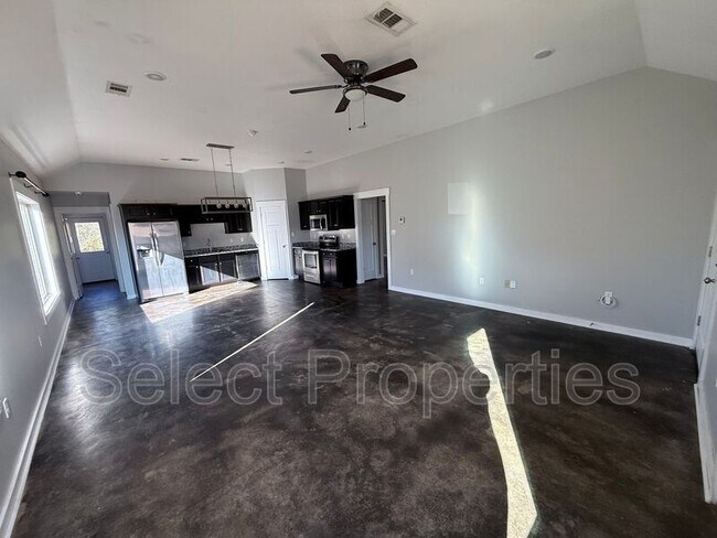 Foto del edificio - 263 Wolf Den Dr