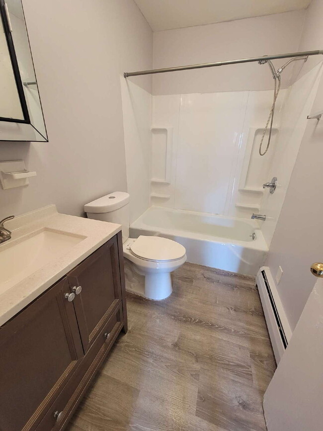 Building Photo - Beautiful one-bedroom unit located on Pull...