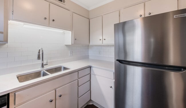 Foto del edificio - Courtyard on Main