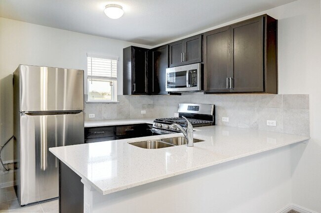 Foto del edificio - 8417 Looksee Ln