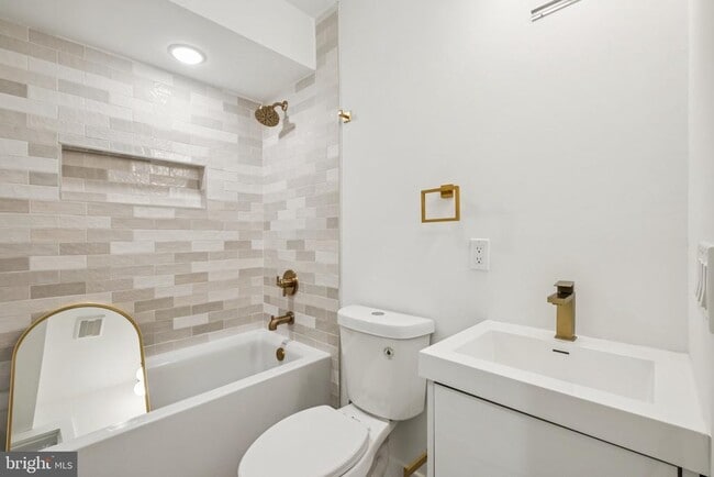 Building Photo - 5034 Florence Ave