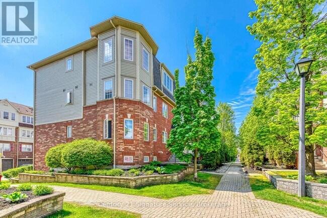 Building Photo - 740-740 Neighbourhood Cir