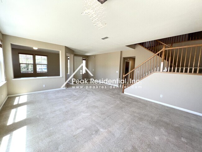 Foto del edificio - Spacious Lincoln Crossing 4bd/2.5ba Home w...