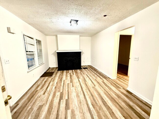 Foto del edificio - 1715 Thomas Ave