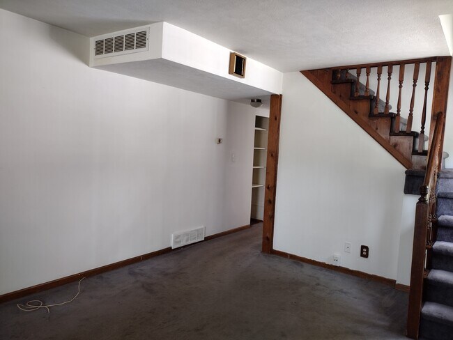 Building Photo - 21164 Woodward St