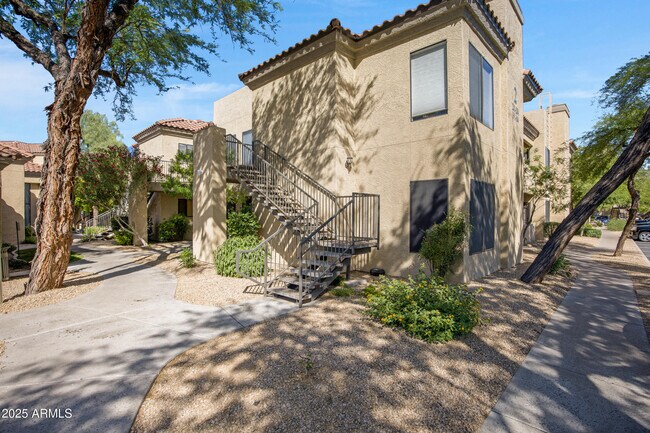 Foto del edificio - 4925 E Desert Cove Ave