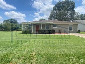 Building Photo - 204 Dale Dr