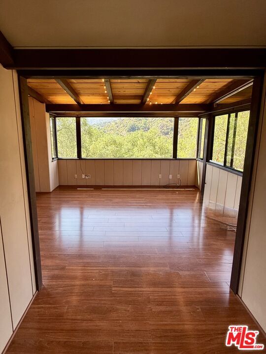 Foto del edificio - 713 Robinson Rd