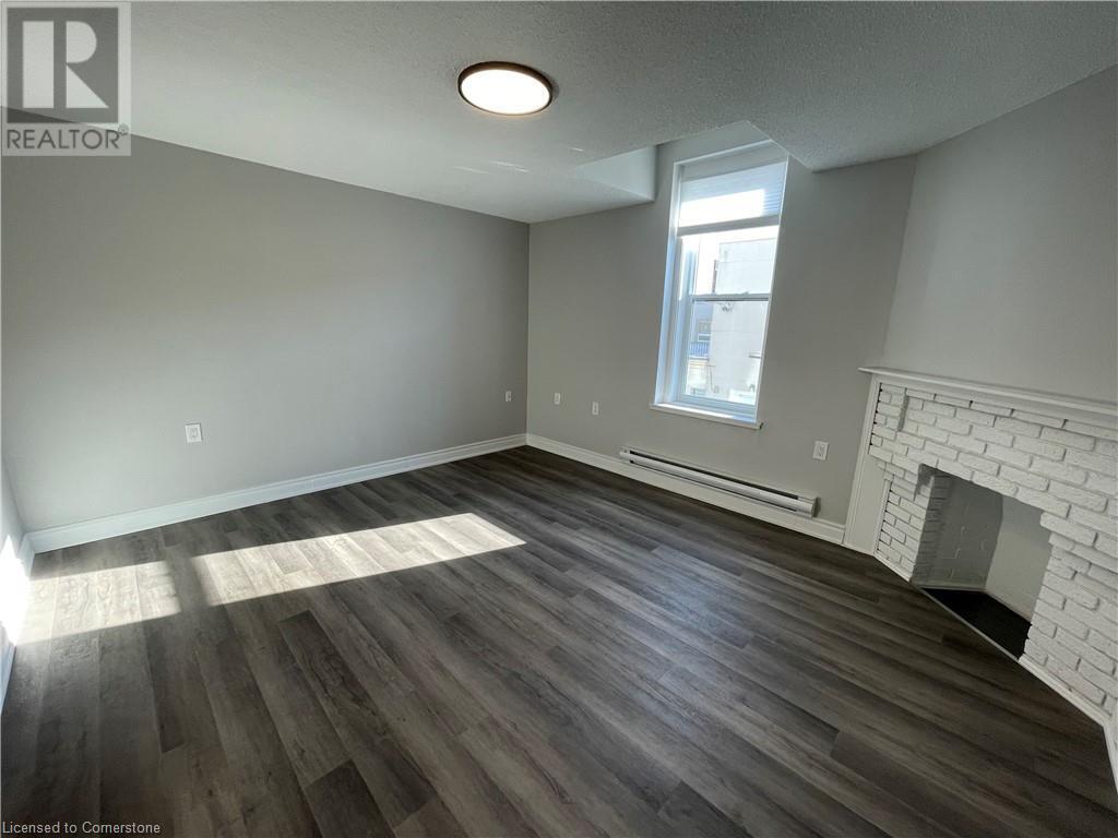 Photo principale - 69 E Main St