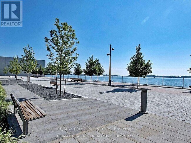 Building Photo - 39 Queens Quay E