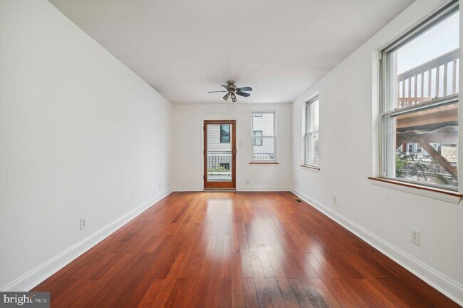 Building Photo - 1219 E Berks St