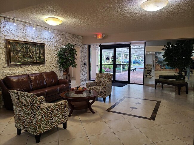 Building Photo - 3960 Oaks Clubhouse Dr