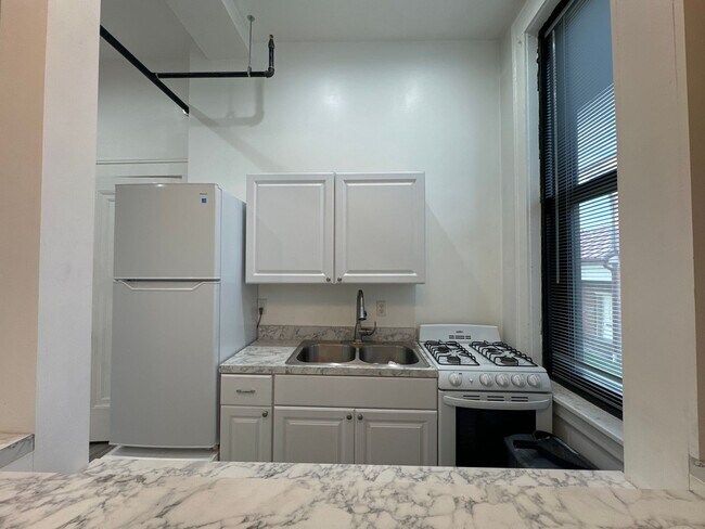 Foto del edificio - Loft Style Large Studio Apartment