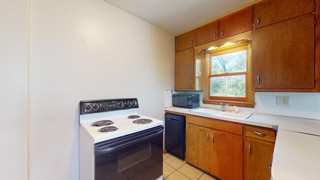 Foto del edificio - ISU Campus Area - Available August 1st