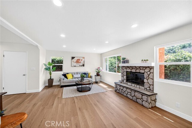 Foto del edificio - 7552 Thousand Oaks Dr