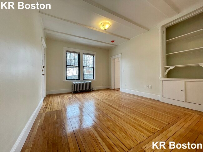 Building Photo - 39 Gordon St