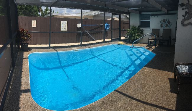 Foto del edificio - 9105 Sterling Ln
