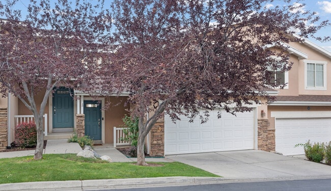 Building Photo - 1376 Alpine Way