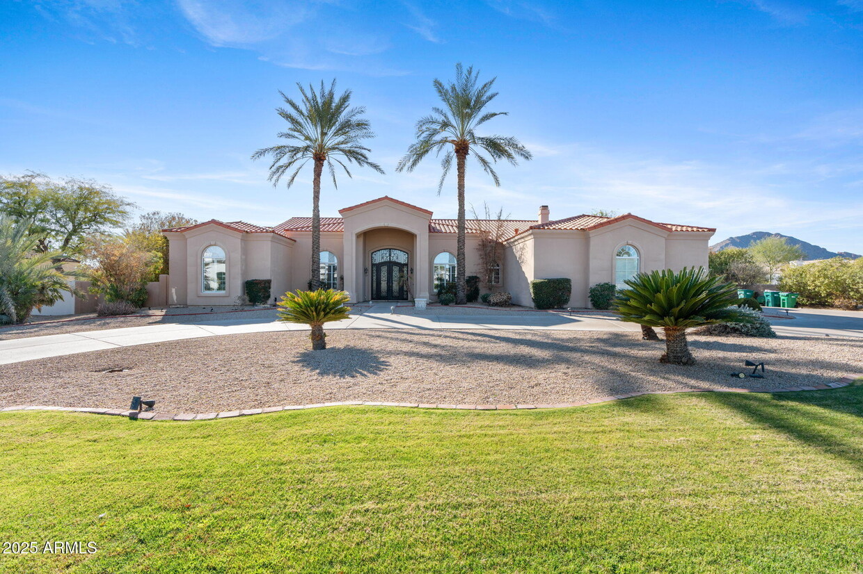 Foto principal - 6807 E Meadowlark Ln