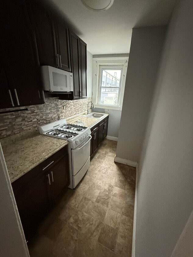 Building Photo - 452 Passaic Ave