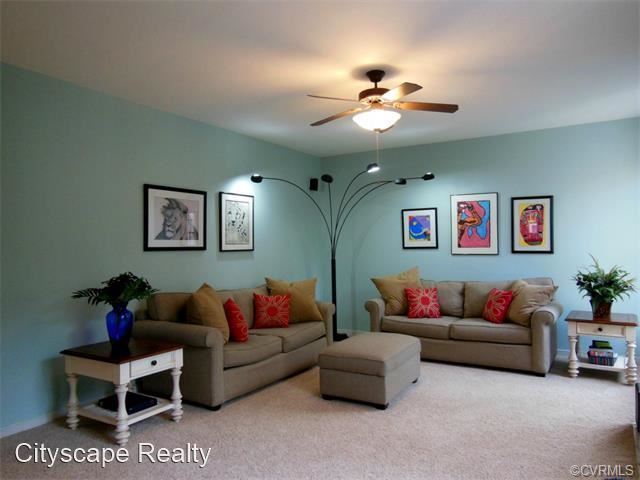 Building Photo - 4 br, 2.5 bath House - 7881 Hampton Green ...