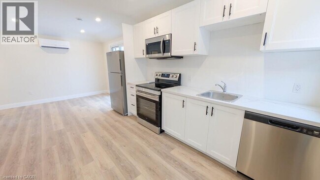 Building Photo - 21 Fawell Ave