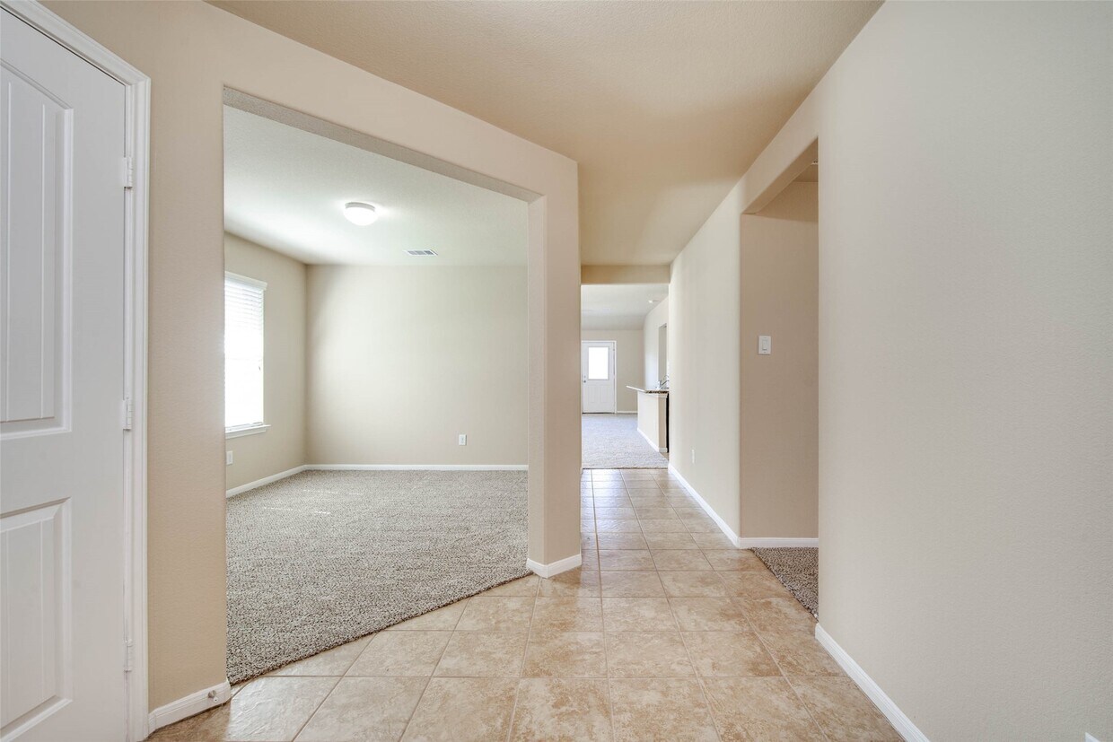 Building Photo - 9210 Rustling Manor Ln