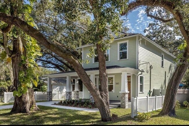 Foto del edificio - 5813 N 18th St