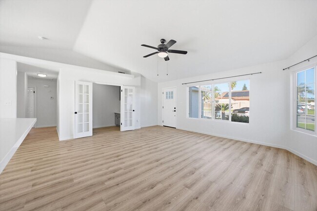 Building Photo - SILVERCREEK BEAUTY !!!