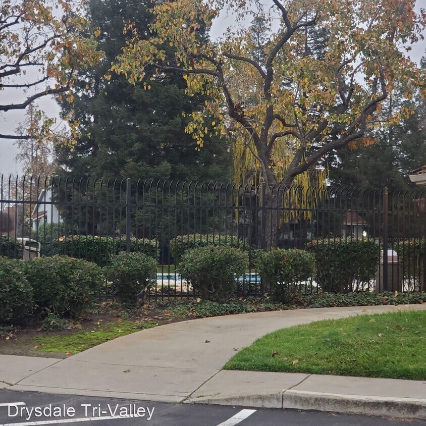 Foto principal - 2 br, 2 bath House - 4711 Mulqueeney CMN