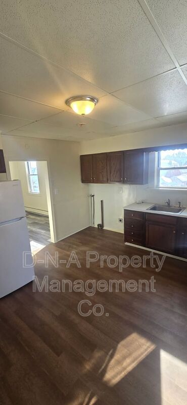 Foto del edificio - 154 Garibaldi Ave