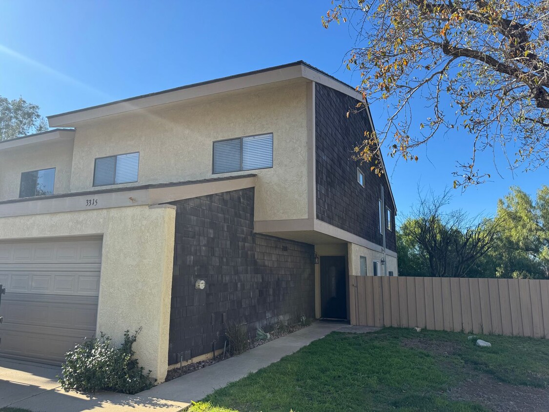 Primary Photo - Newly Renovated Cul-De-Sac Home In The Des...