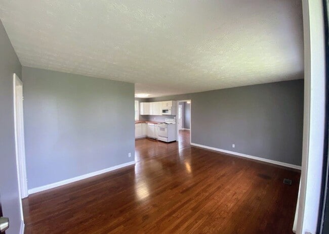 Building Photo - 218 Walcott Dr