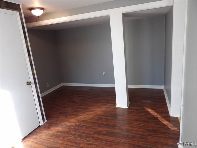 Foto del edificio - 10332 Transit Rd