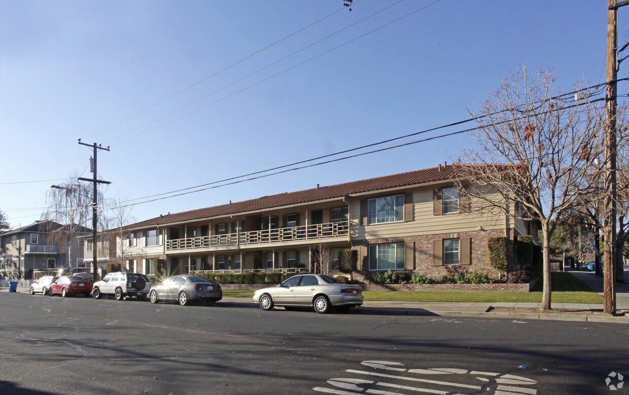 Building Photo - 1076 Jefferson St