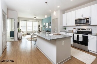 Building Photo - 3237 Memorial Blvd