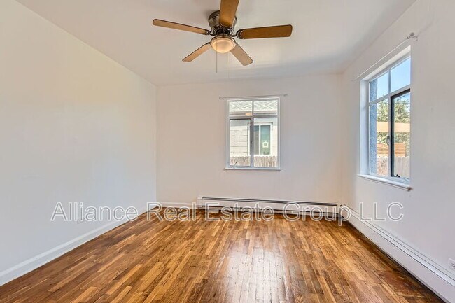 Foto del edificio - 2110 S Sherman St