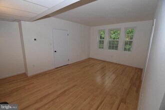 Building Photo - 1806 Key Blvd