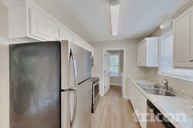 Building Photo - 47 Spaniel Ln