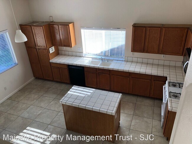Foto del edificio - 4 br, 3 bath House - 1969 Phillip Ct